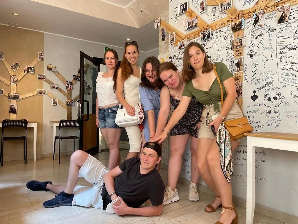 Lion Guesthouse Milán Penzion